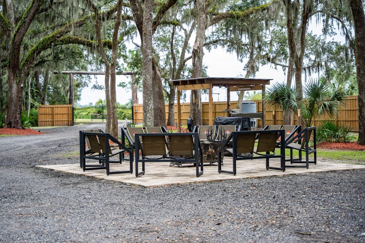 Outdoor gathering and grill area at Brawler Creek Ranch